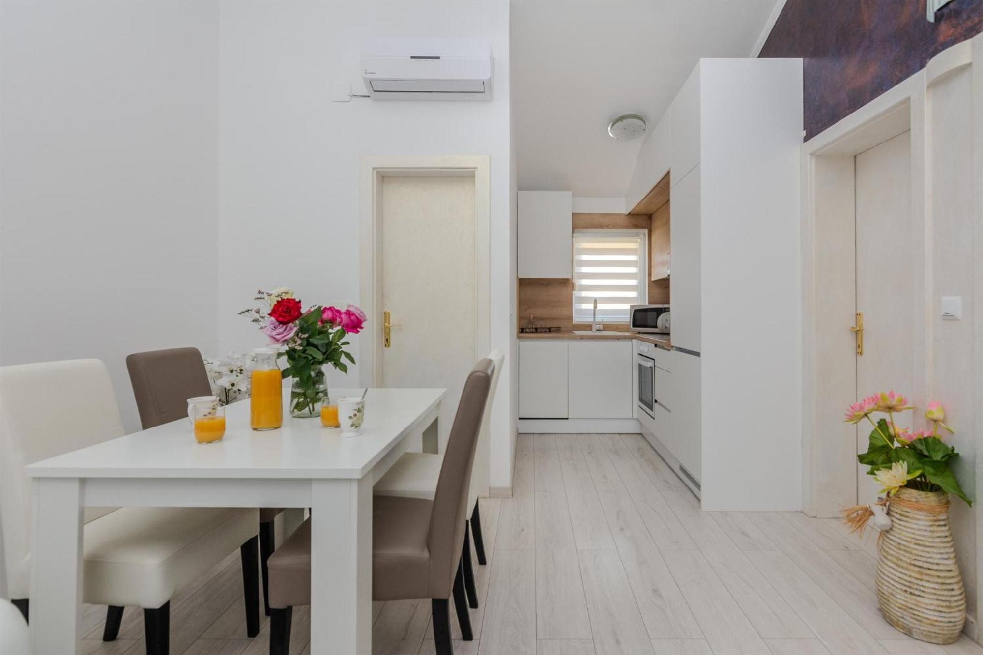 Apartments Lucica Вир Экстерьер фото