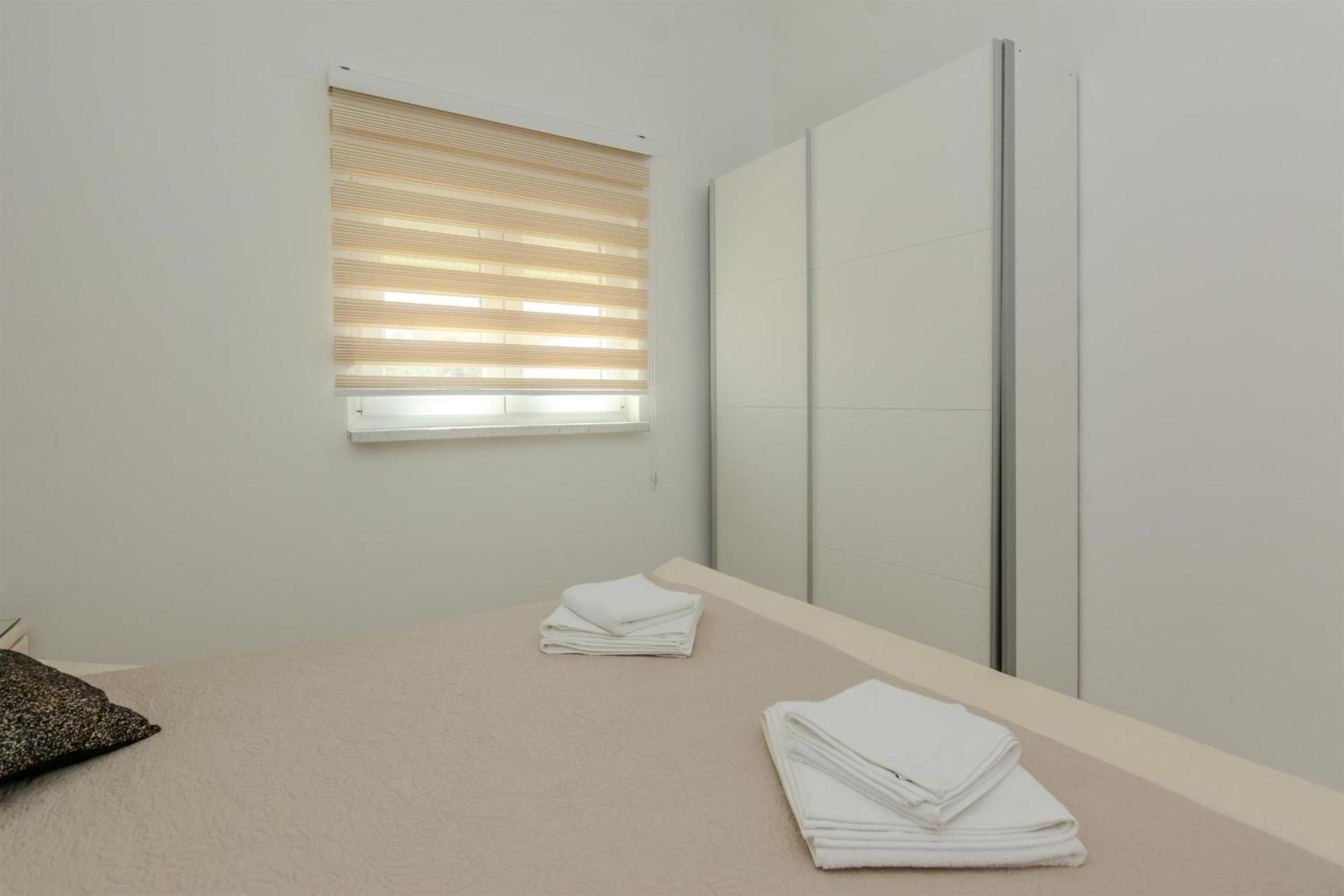 Apartments Lucica Вир Экстерьер фото