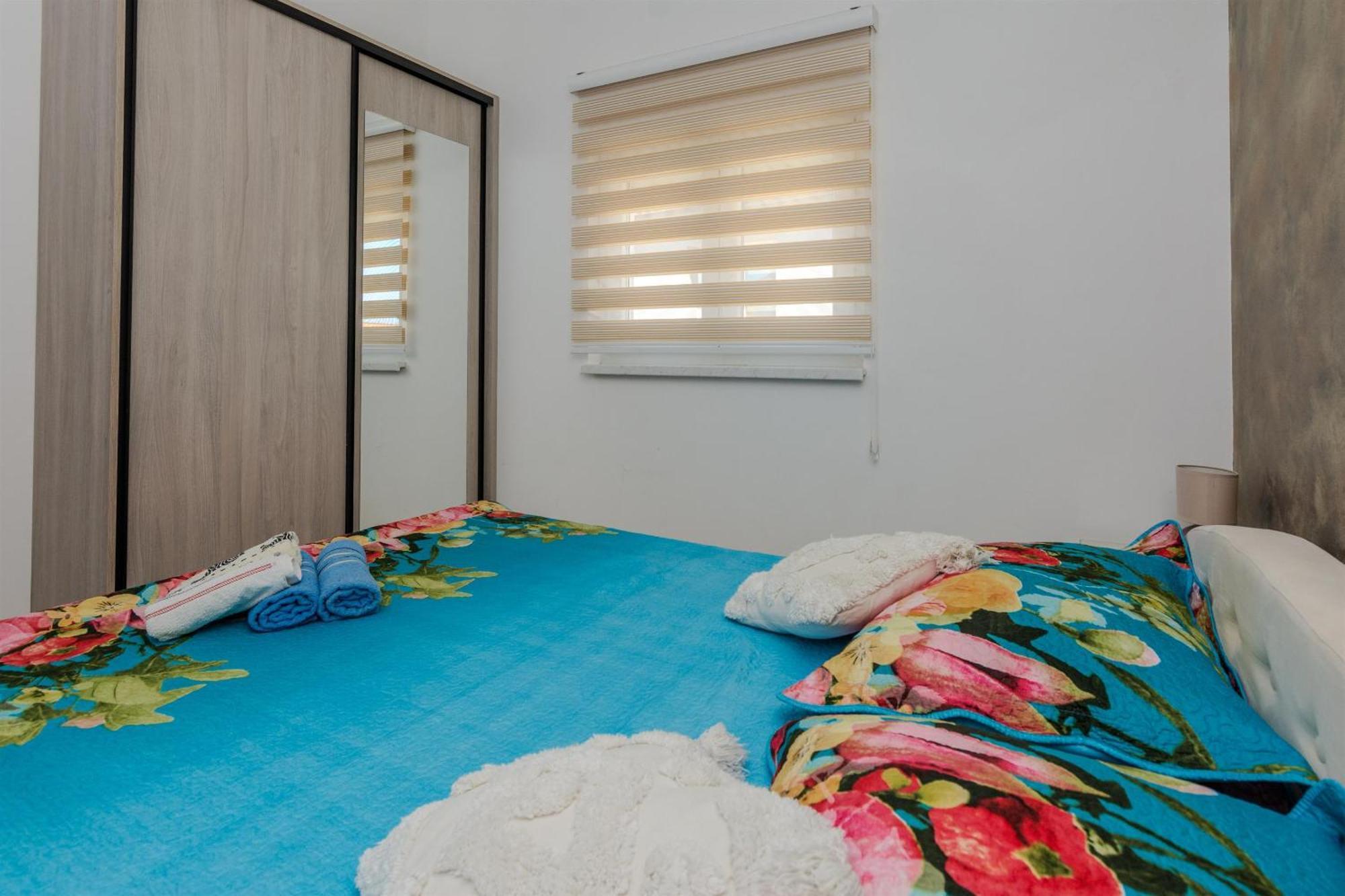 Apartments Lucica Вир Экстерьер фото