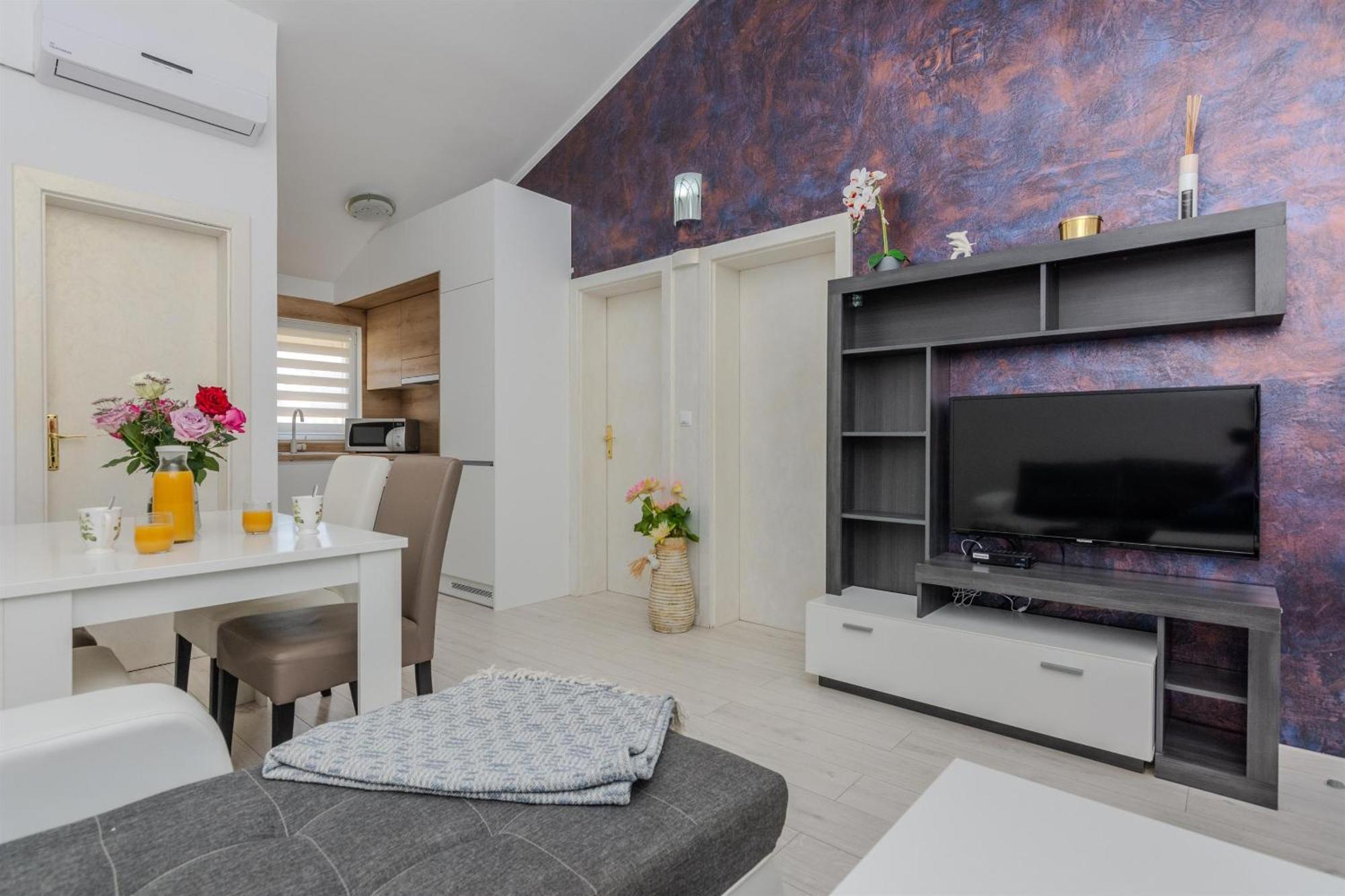 Apartments Lucica Вир Экстерьер фото