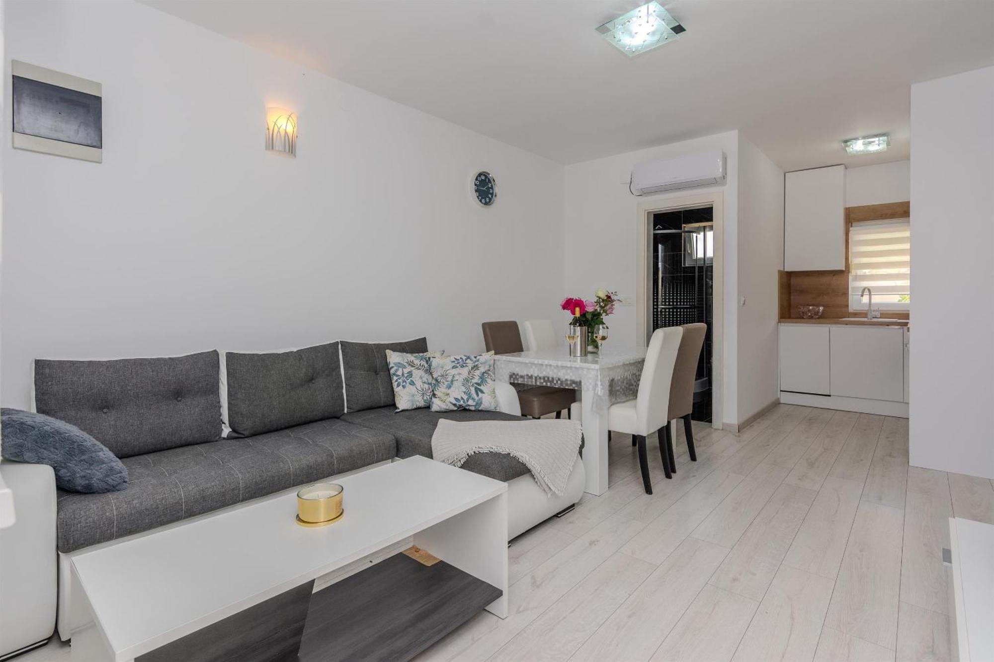 Apartments Lucica Вир Экстерьер фото