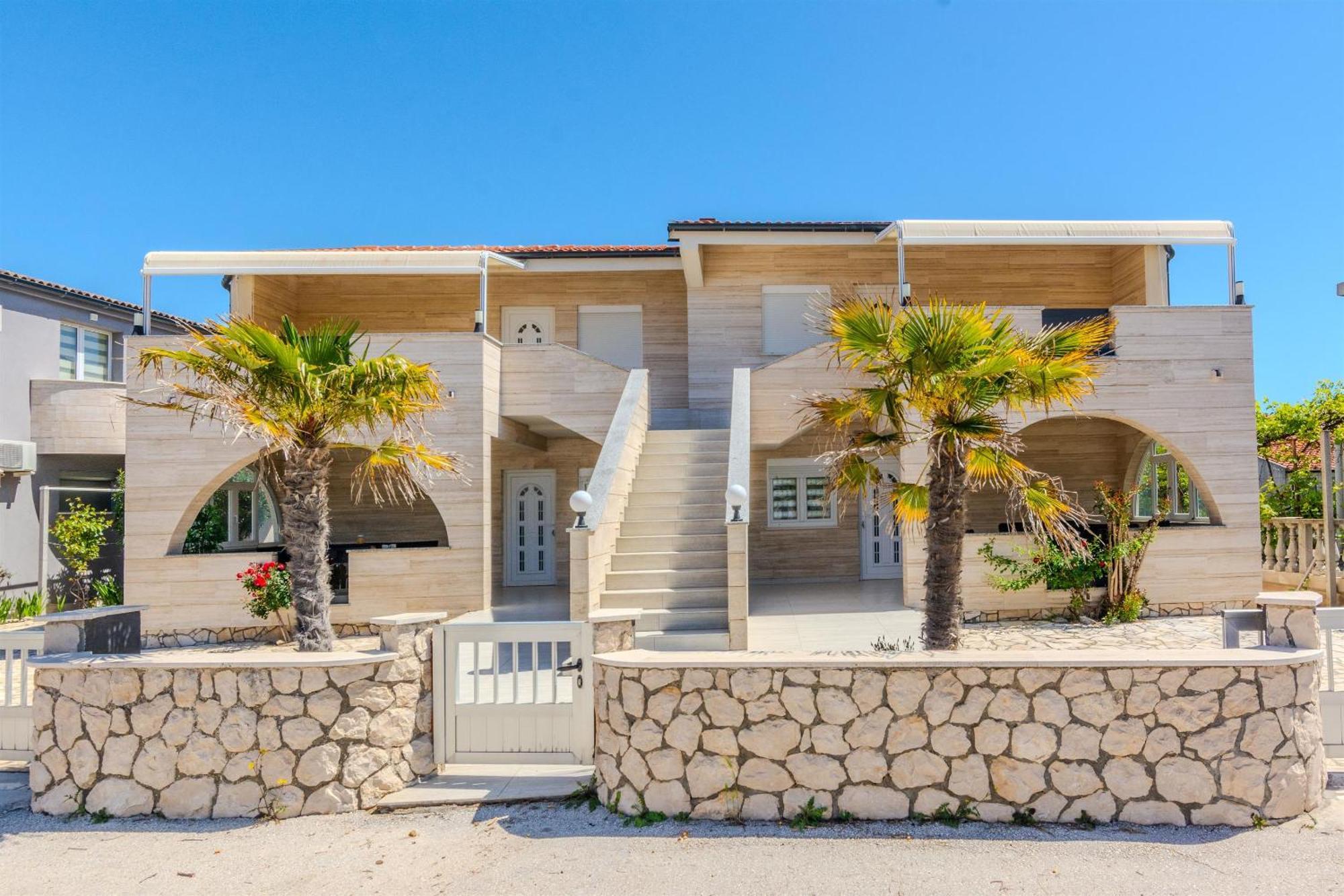 Apartments Lucica Вир Экстерьер фото
