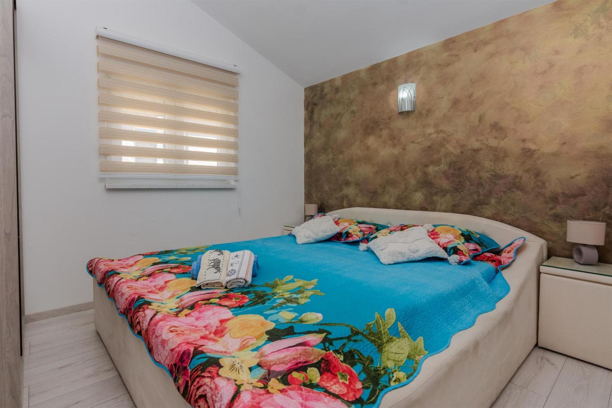 Apartments Lucica Вир Экстерьер фото