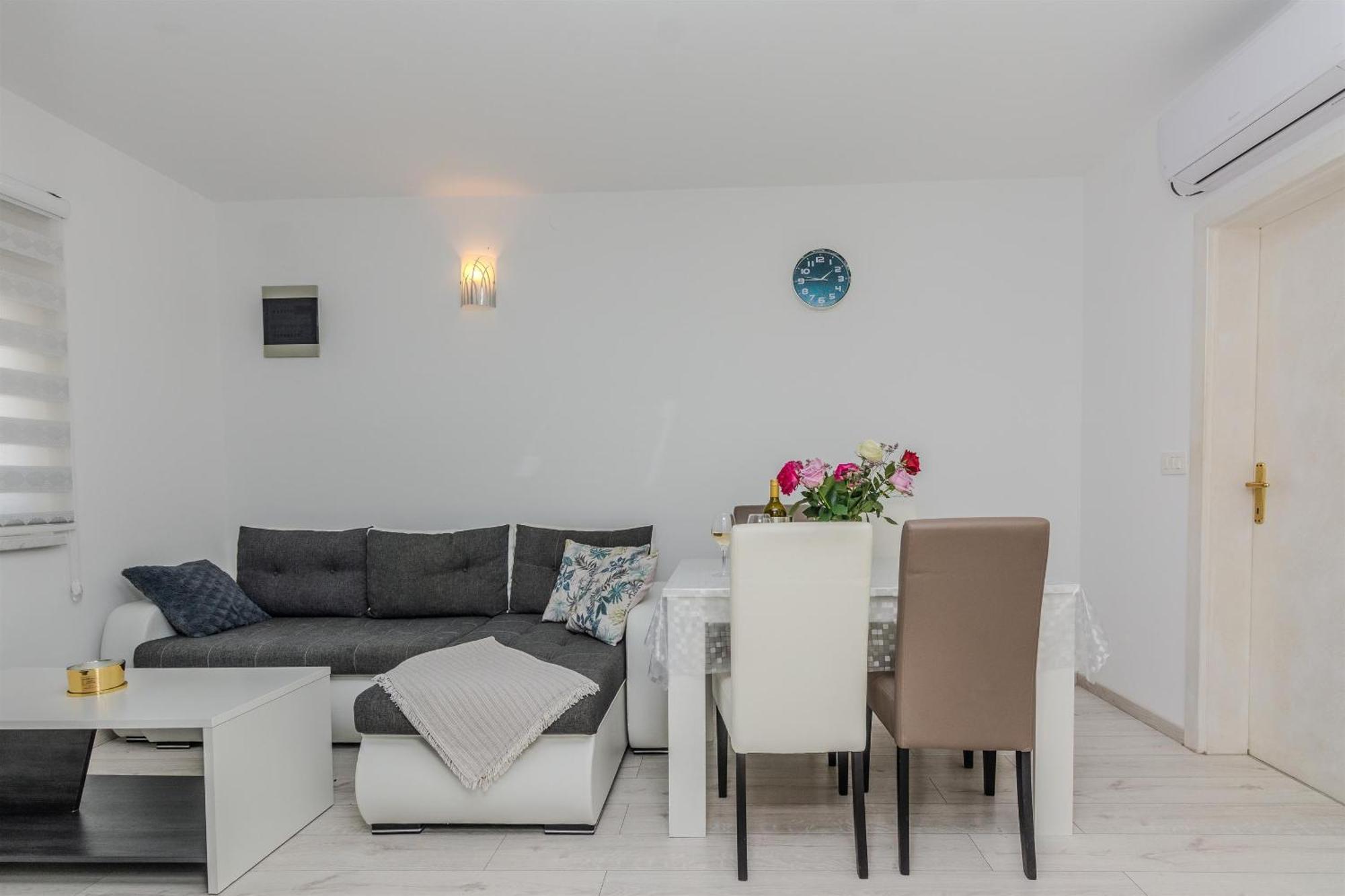 Apartments Lucica Вир Экстерьер фото
