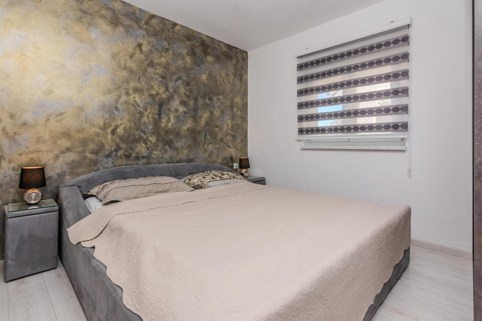 Apartments Lucica Вир Экстерьер фото