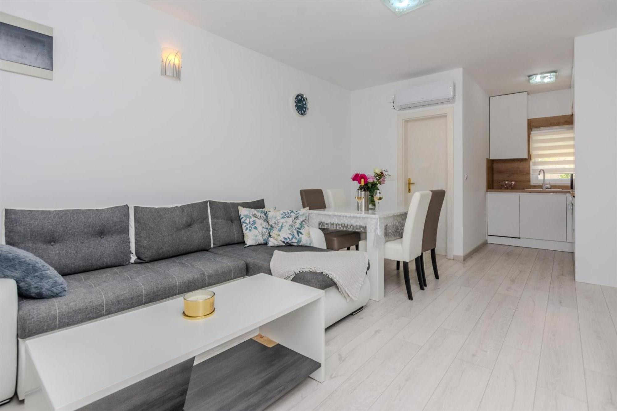 Apartments Lucica Вир Экстерьер фото